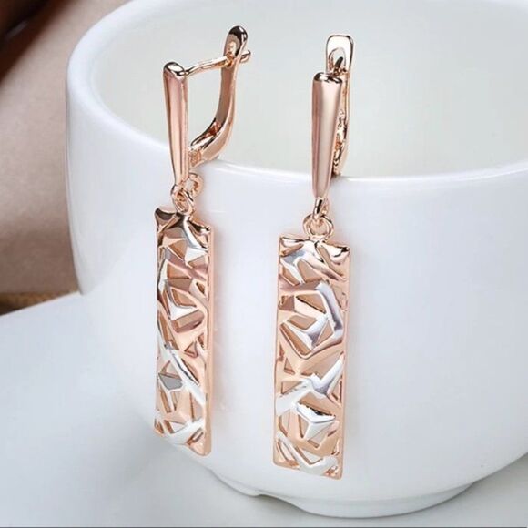 #31 RESTOCKED❗️NEW Simple Geometric Rectangle Drop Earrings - Picture 5 of 9